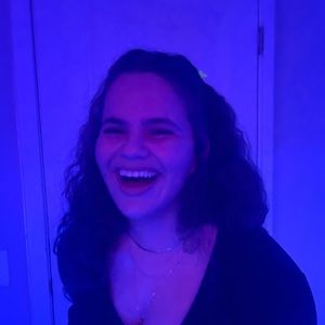 Meet your Posher, Camila